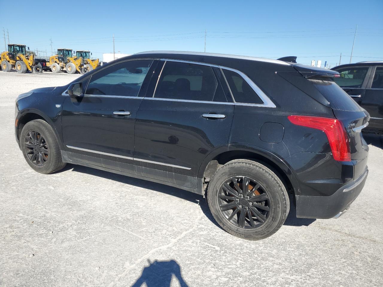 2017 Cadillac Xt5 Luxury - Image 2