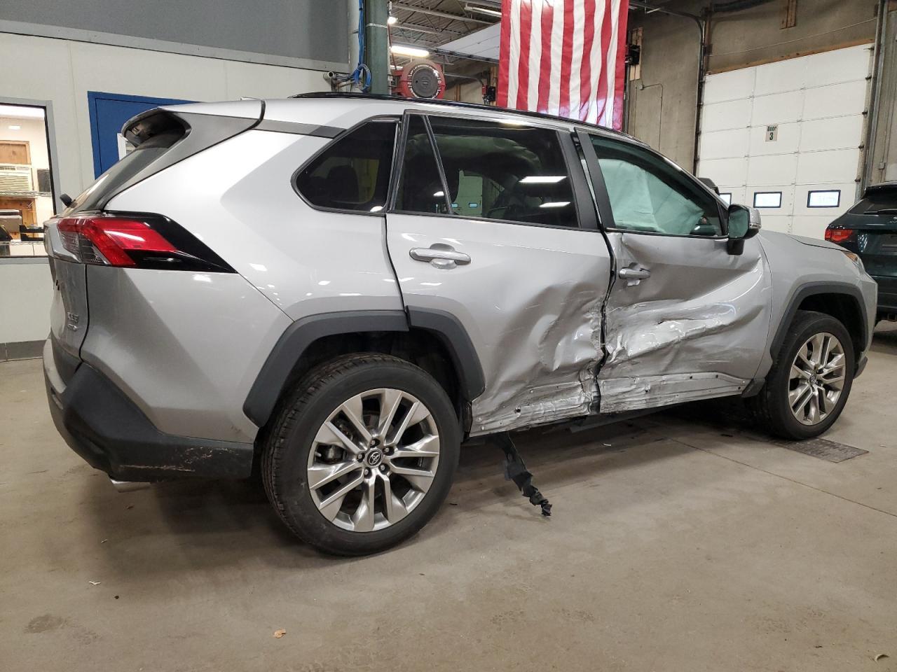2019 Toyota Rav4 Xle Premium - Image 3