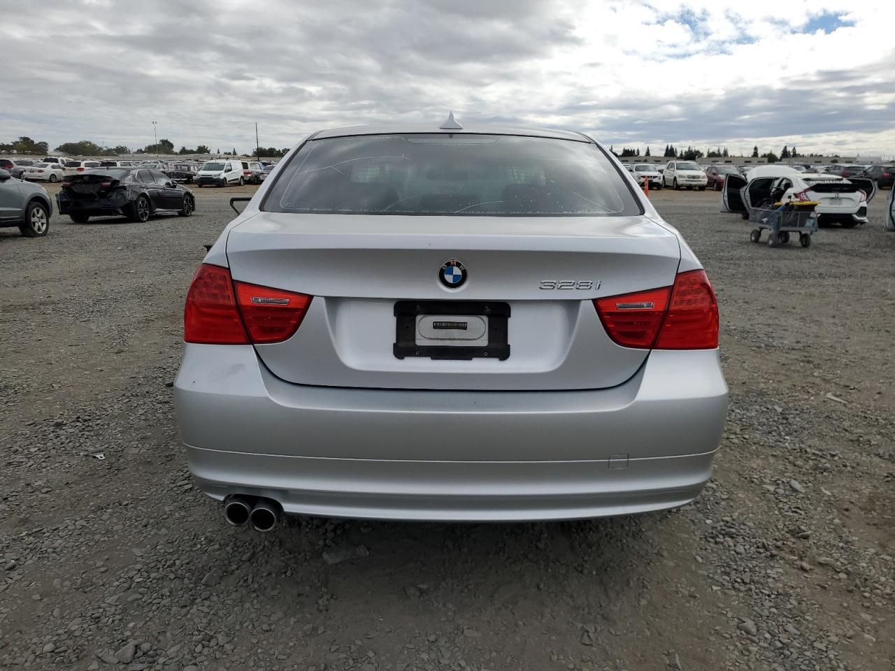 2011 BMW 328 I Sulev - Фото 6