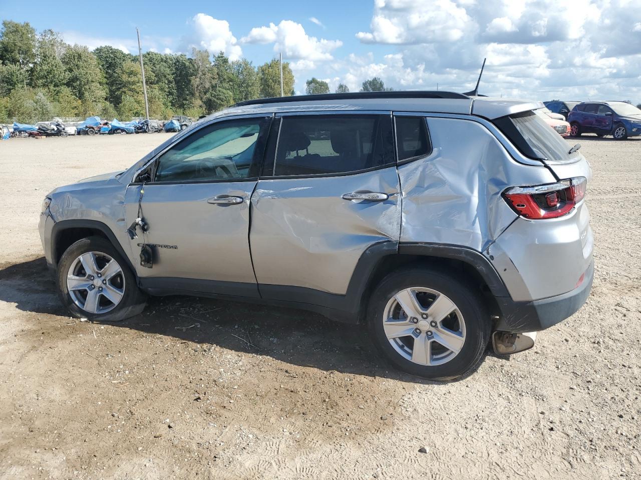 2022 Jeep Compass Latitude - Image 2
