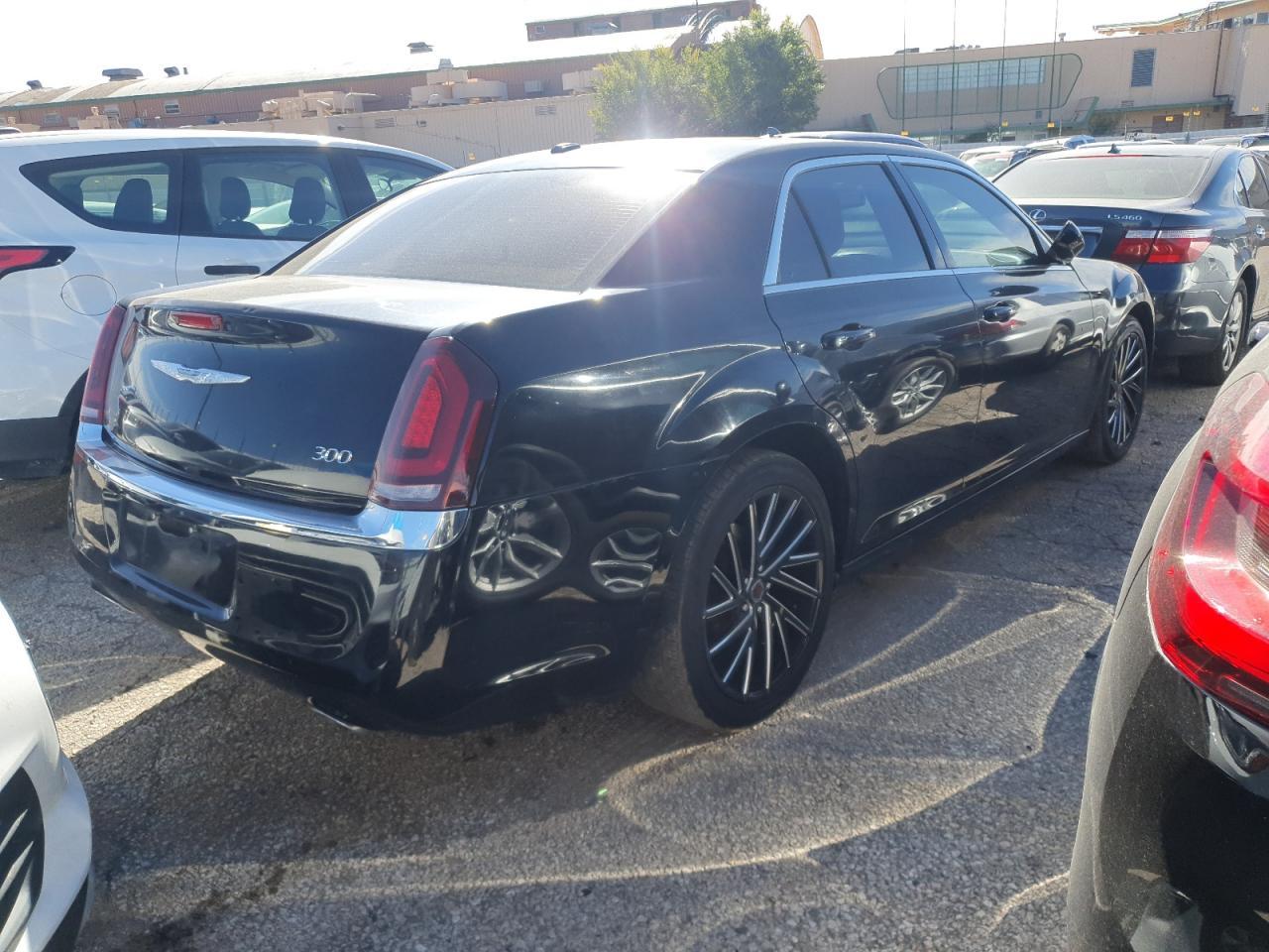 2013 Chrysler 300 - Image 3