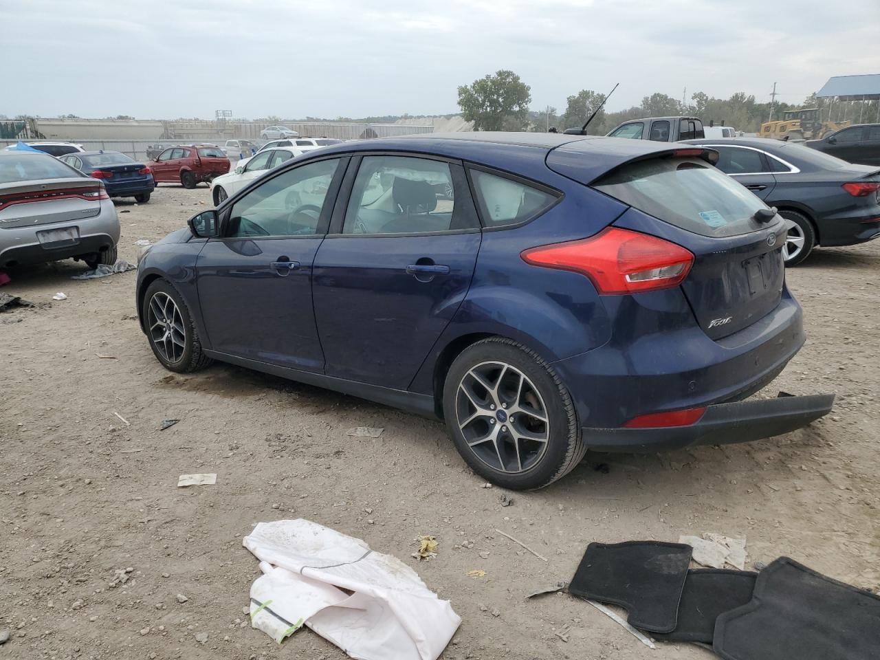 2017 Ford Focus Sel - Фото 2