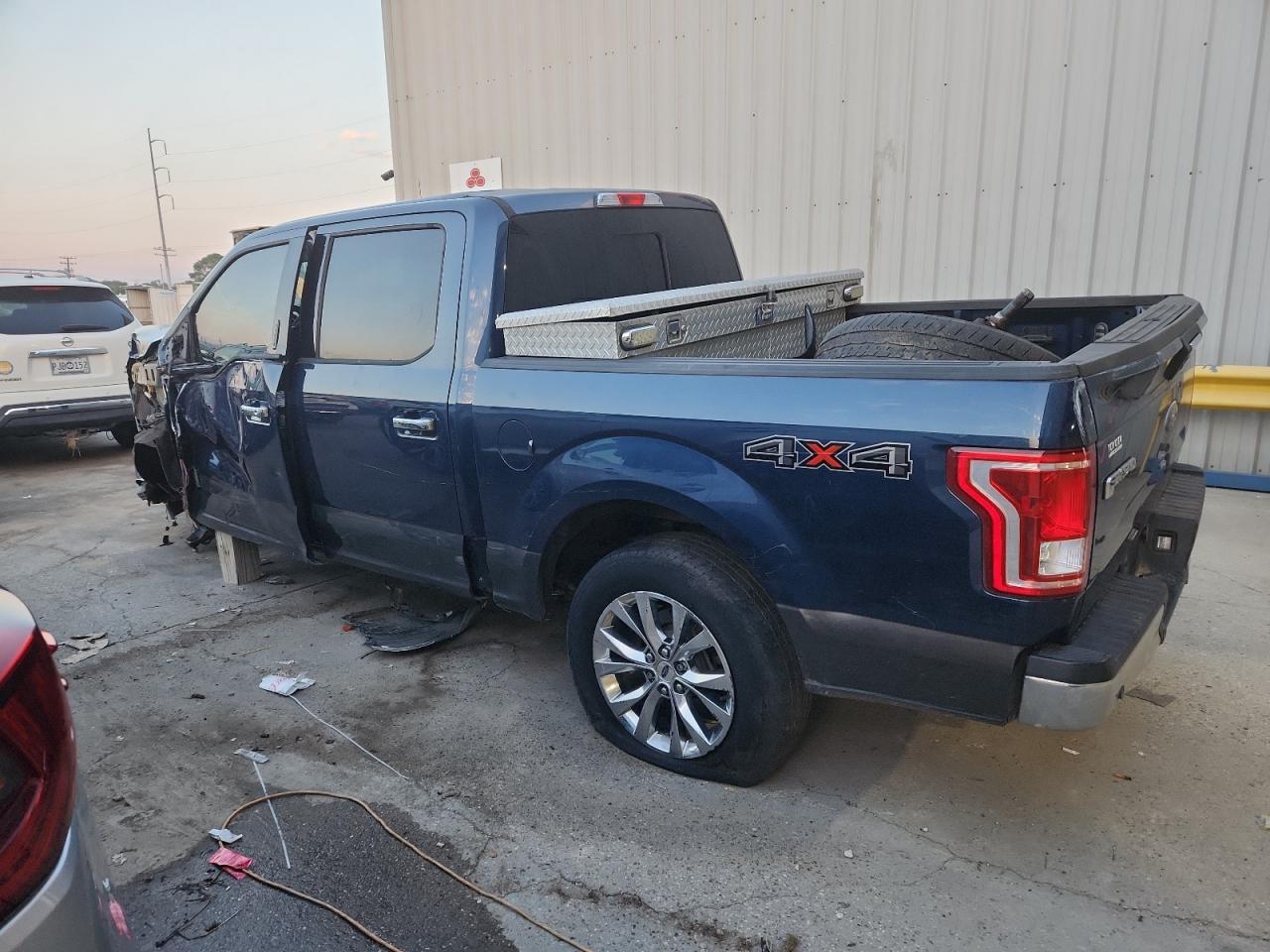 2017 Ford F150 Supercrew - Фото 2