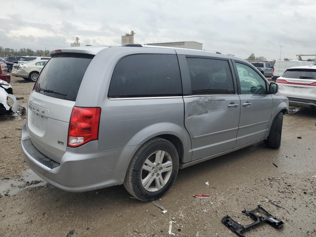 2013 Dodge Grand Caravan Crew - Image 3