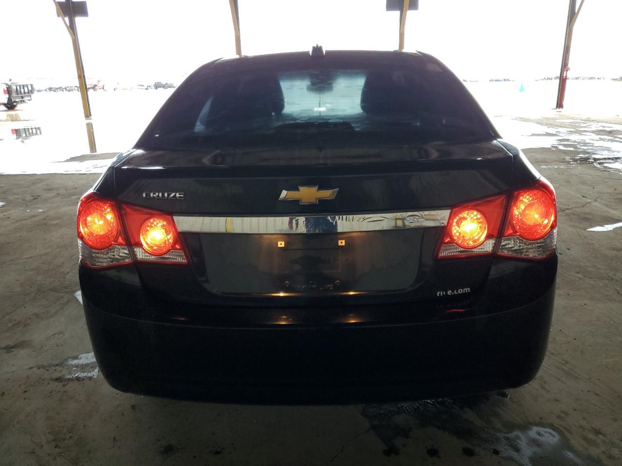 2015 Chevrolet Cruze Ls - Image 6