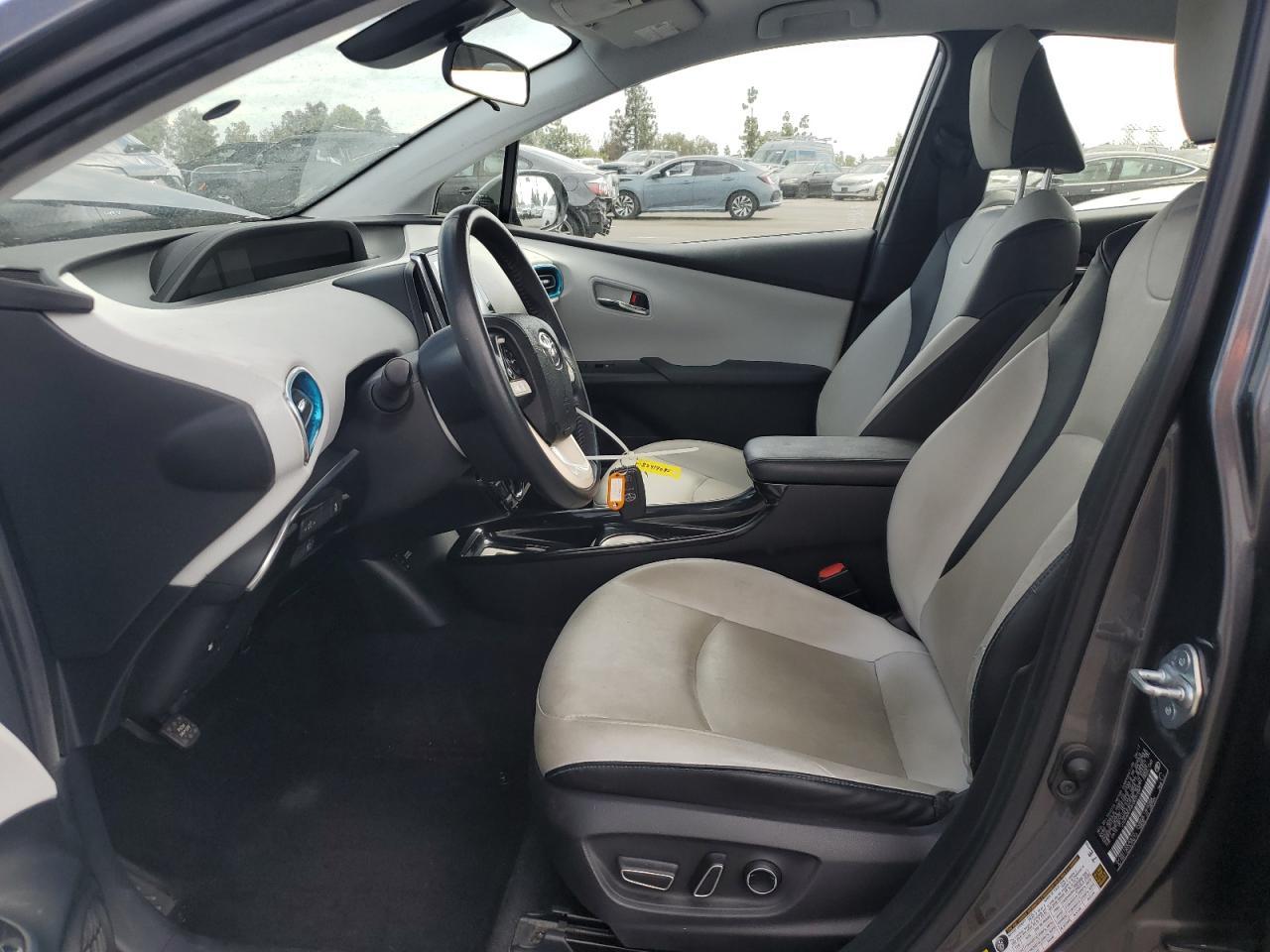 2017 Toyota Prius Prime - Фото 7