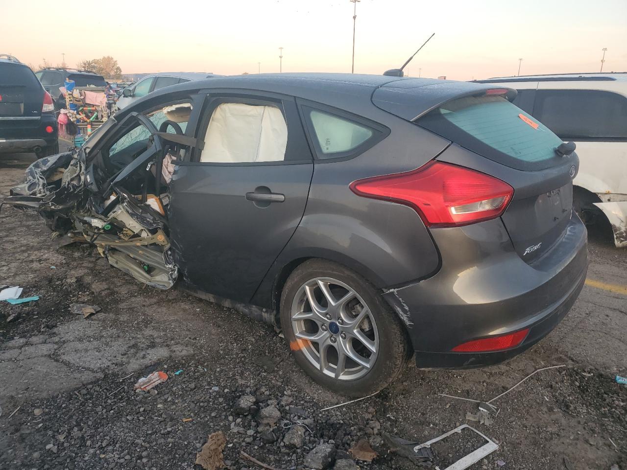 2015 Ford Focus Se - Image 2