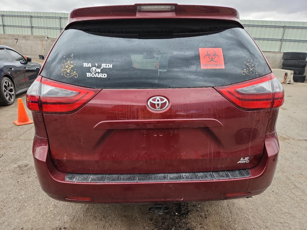 2020 Toyota Sienna Le - Фото 6
