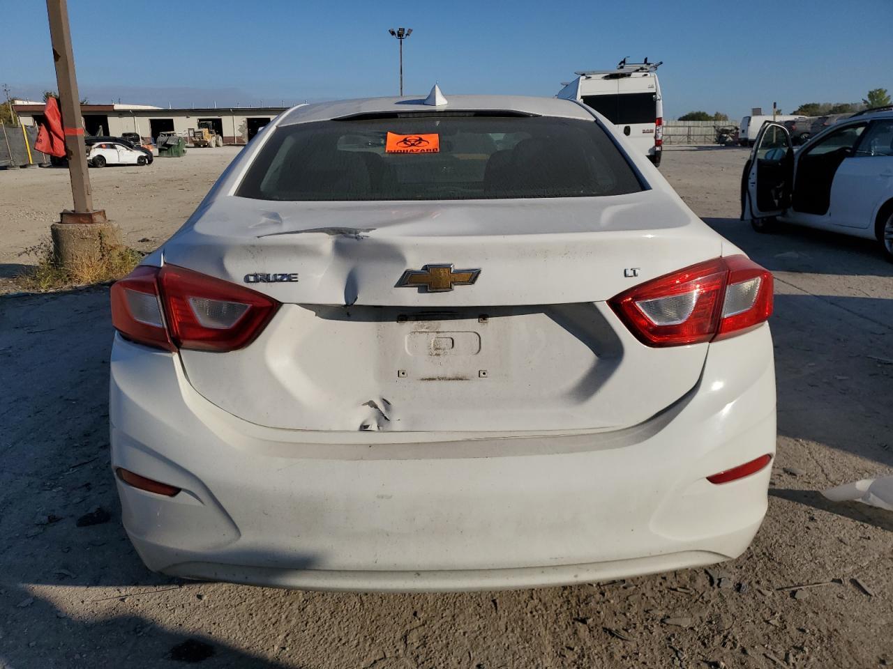 2018 Chevrolet Cruze Lt - Image 6