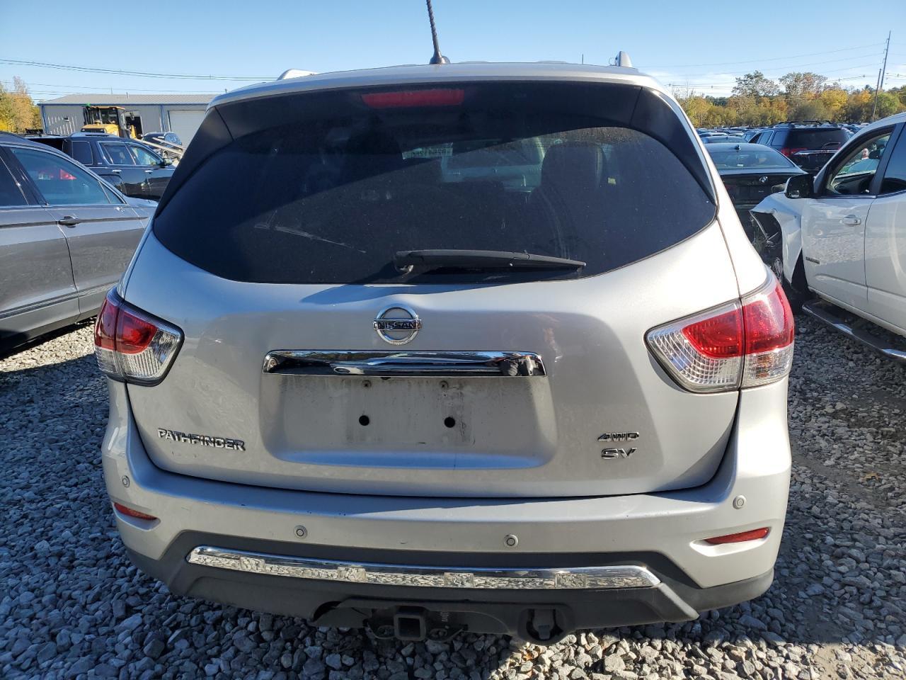 2014 Nissan Pathfinder S - Фото 6
