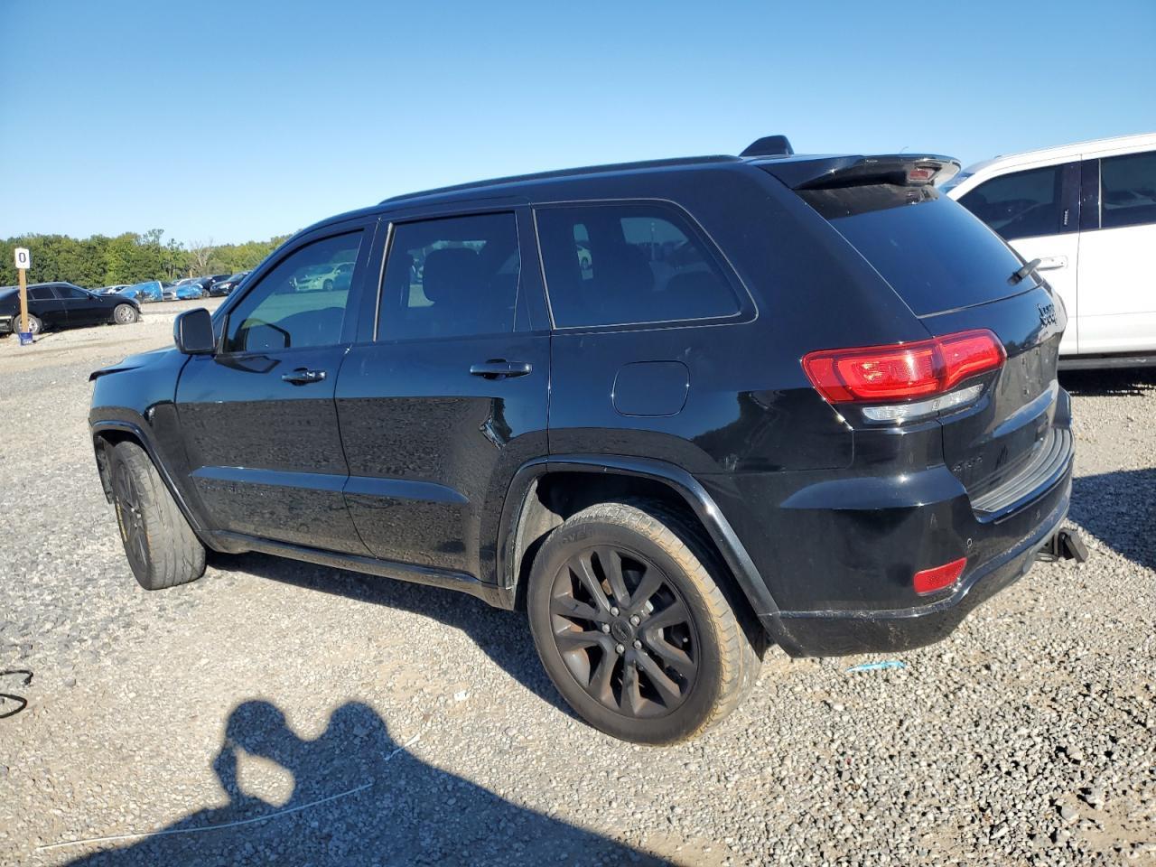 2017 Jeep Grand Cherokee Laredo - Фото 2