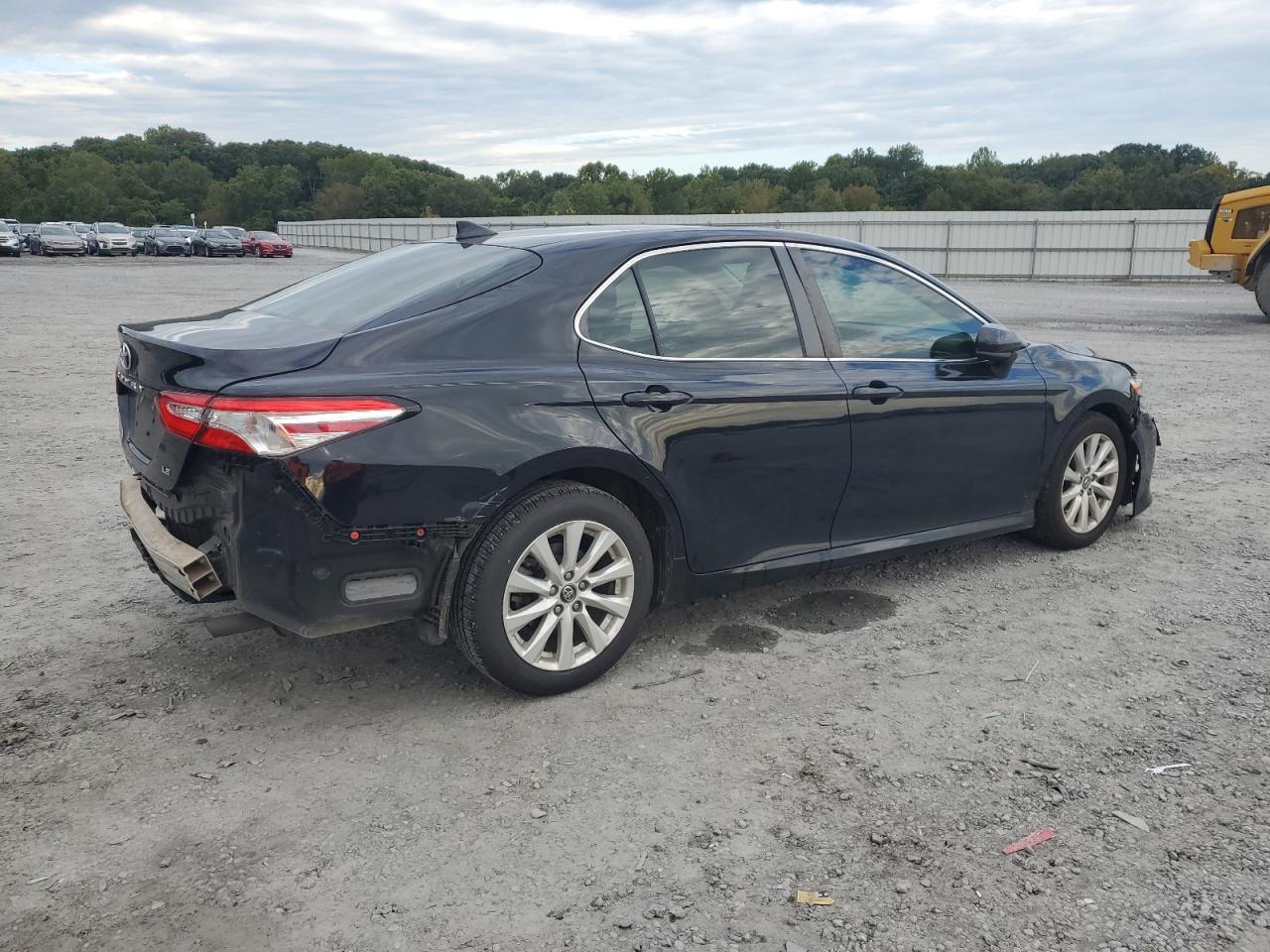 2019 Toyota Camry L - Фото 3
