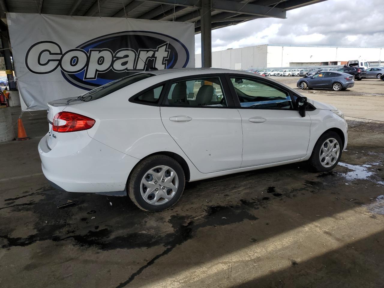 2012 Ford Fiesta Se - Фото 3