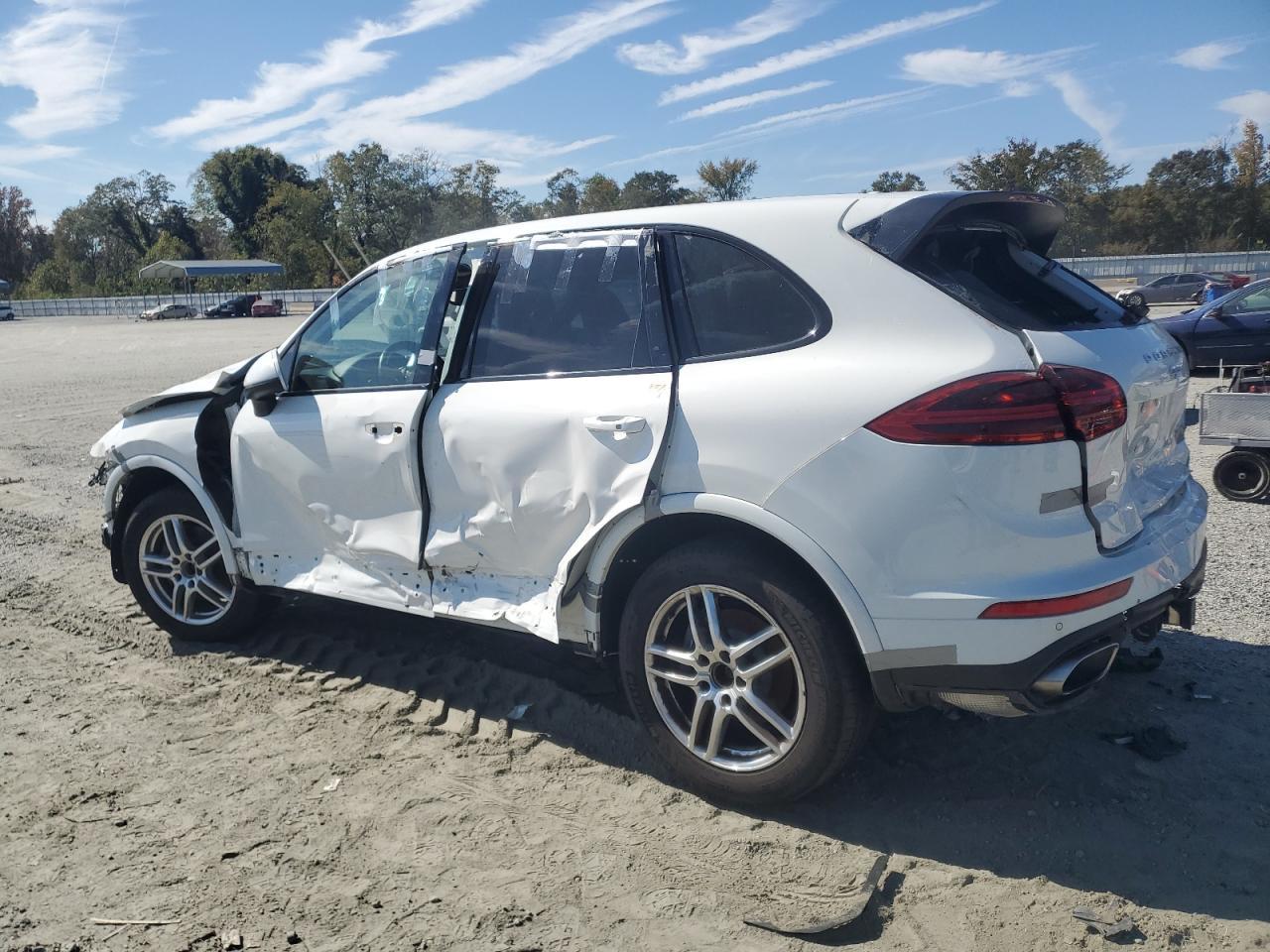 2018 Porsche Cayenne - Image 2