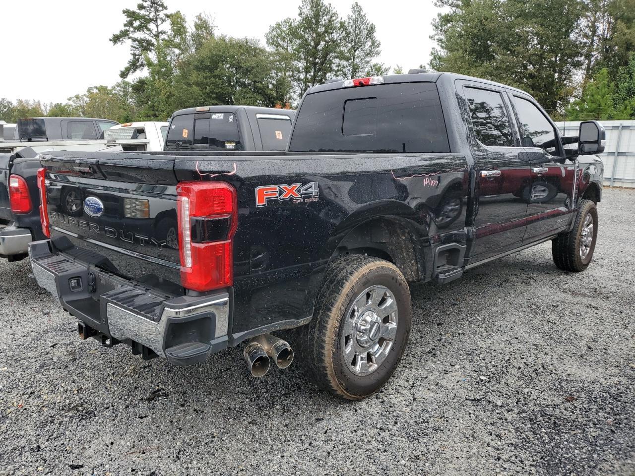 2024 Ford F250 Super Duty - Фото 3