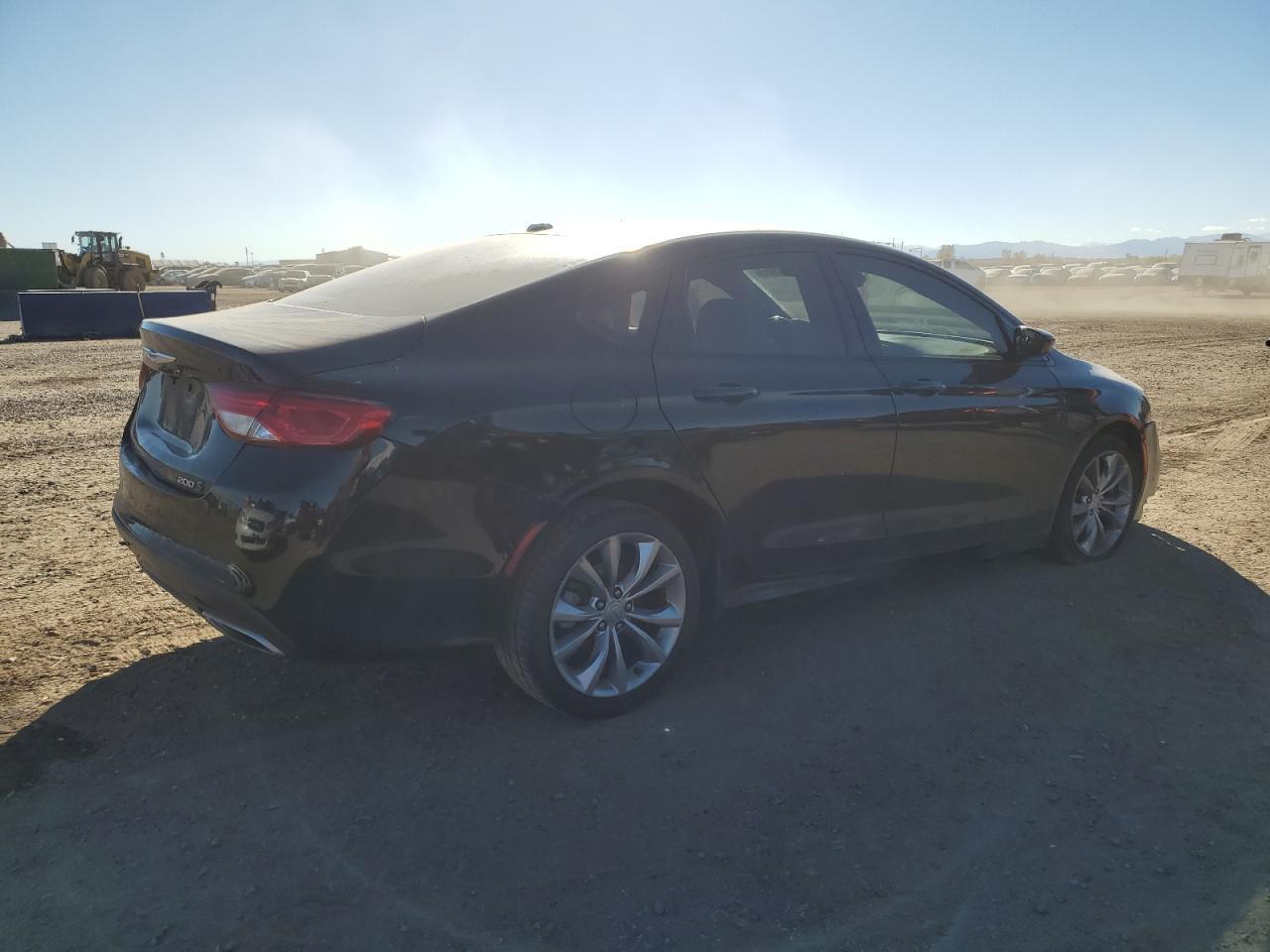 2015 Chrysler 200 S - Фото 3