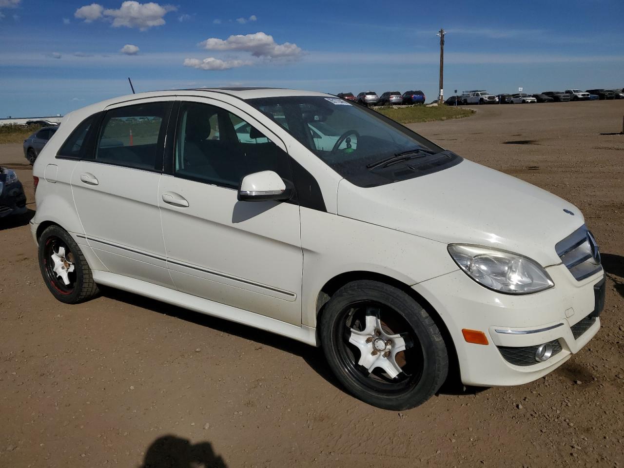 2011 Mercedes-Benz B200 - Фото 4
