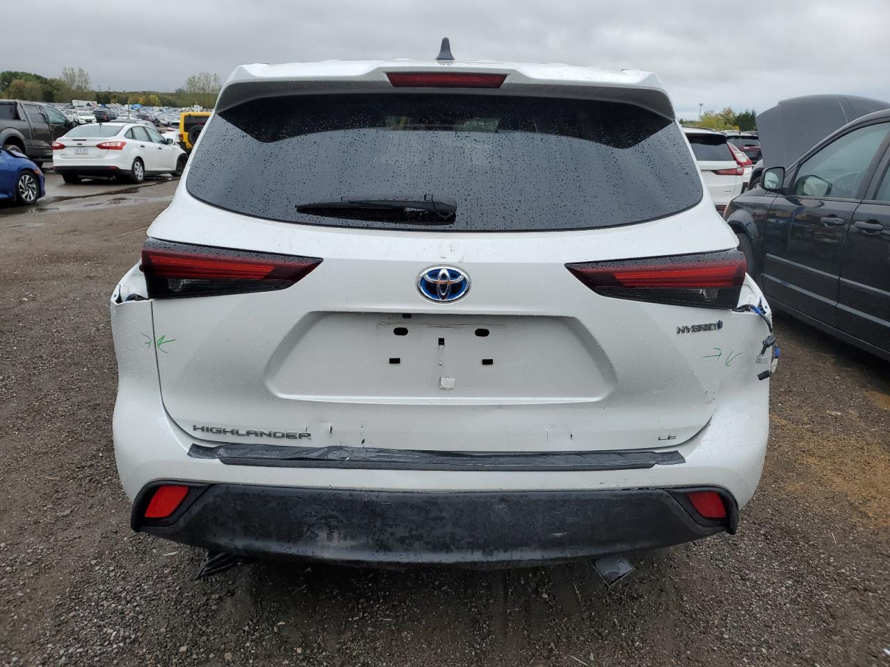 2024 Toyota Highlander Hybrid Le - Image 6