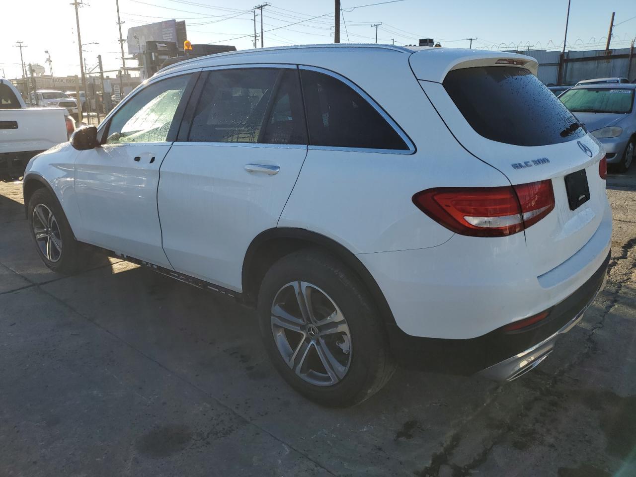 2019 Mercedes-Benz Glc 300 4Matic - Image 2
