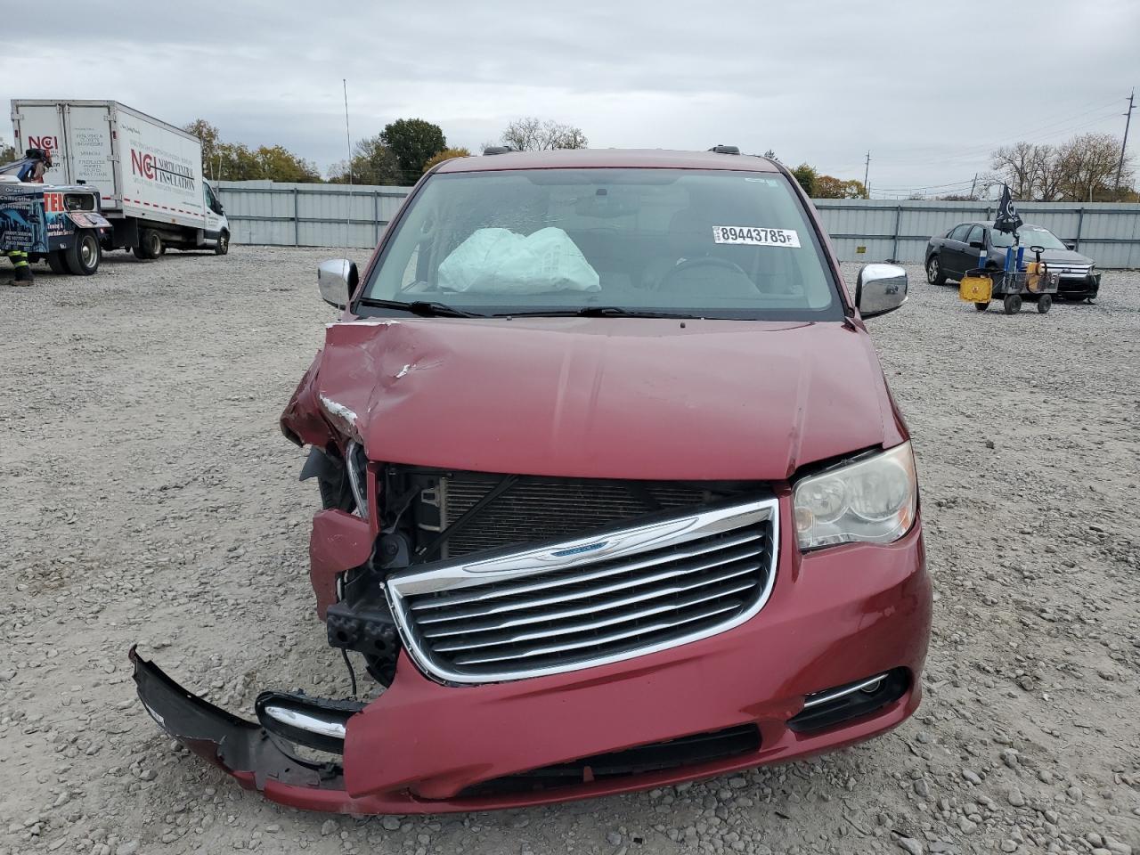 2013 Chrysler Town & Country Touring L - Image 5