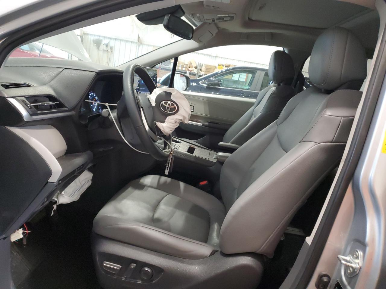 2022 Toyota Sienna Xle - Фото 7