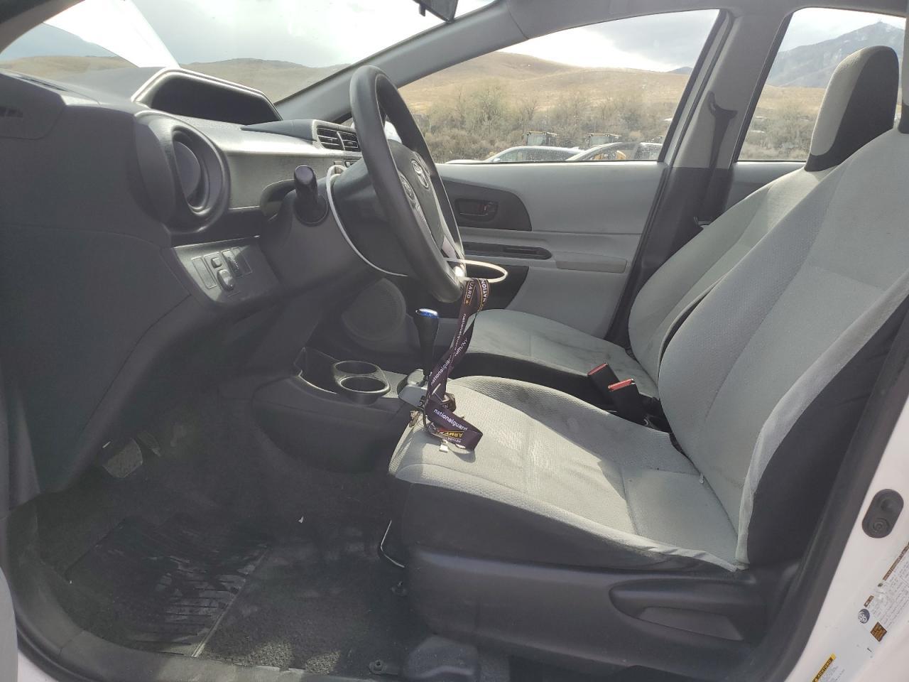 2013 Toyota Prius C - Image 7