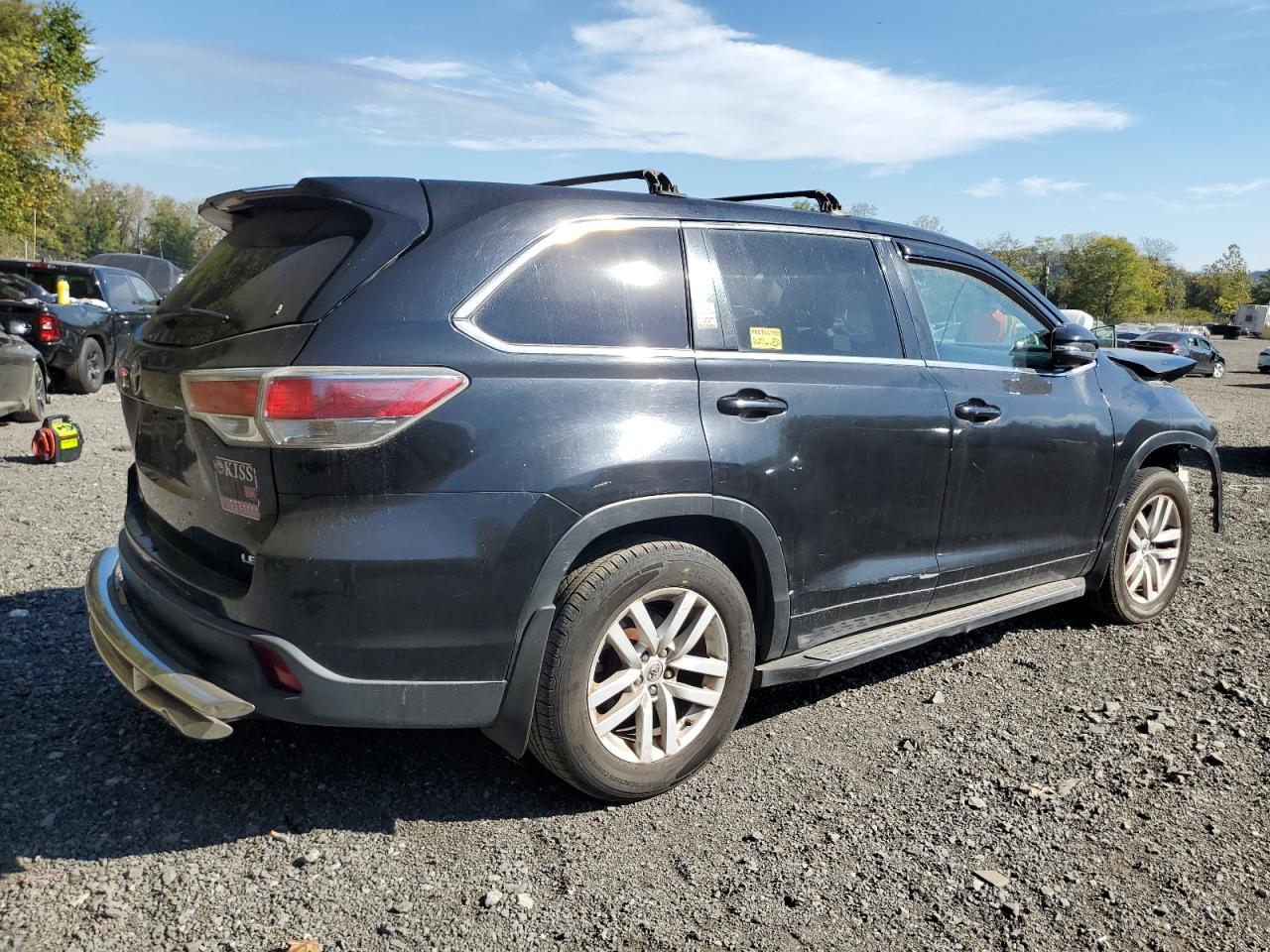 2015 Toyota Highlander Le - Фото 3