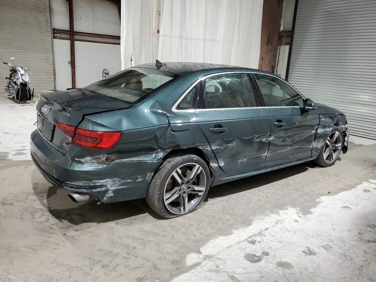 2017 Audi A4 Premium Plus - Фото 3