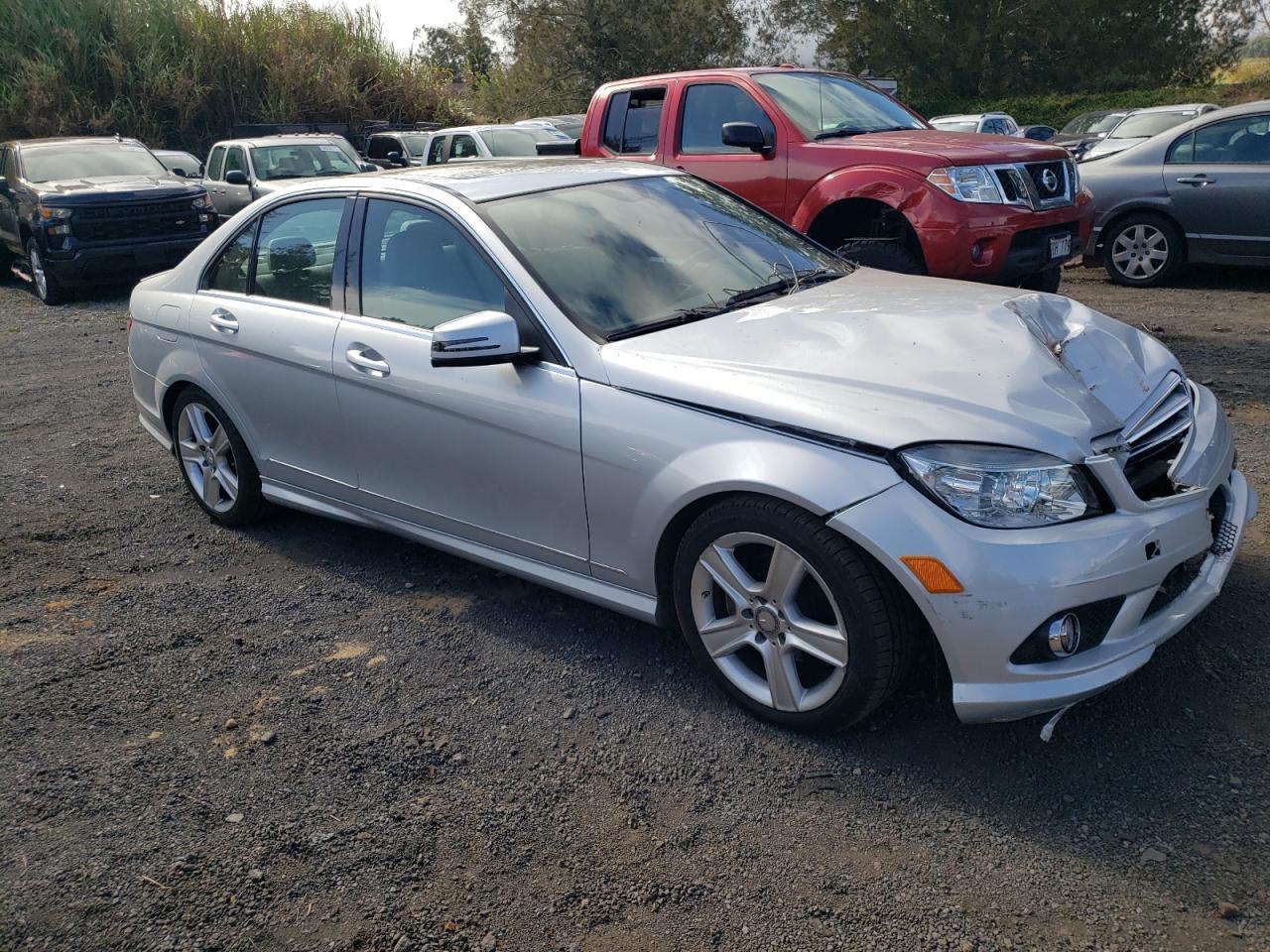 2010 Mercedes-Benz C 300 - Фото 4