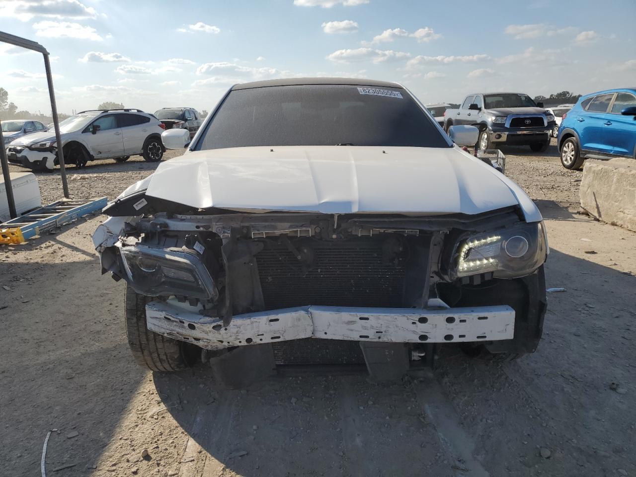 2017 Chrysler 300 S - Фото 5