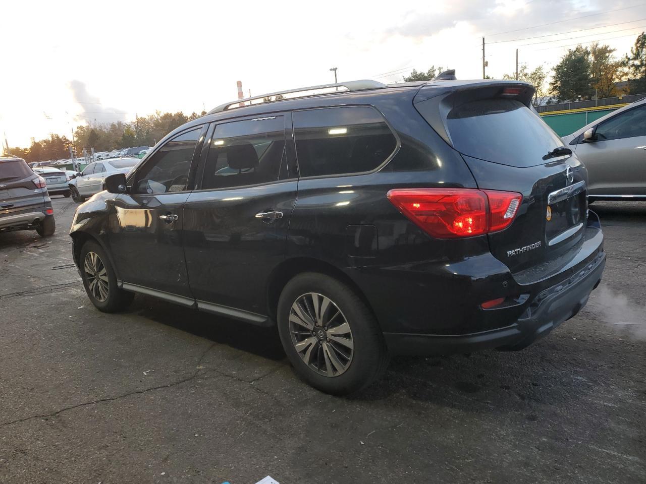 2019 Nissan Pathfinder S - Image 2