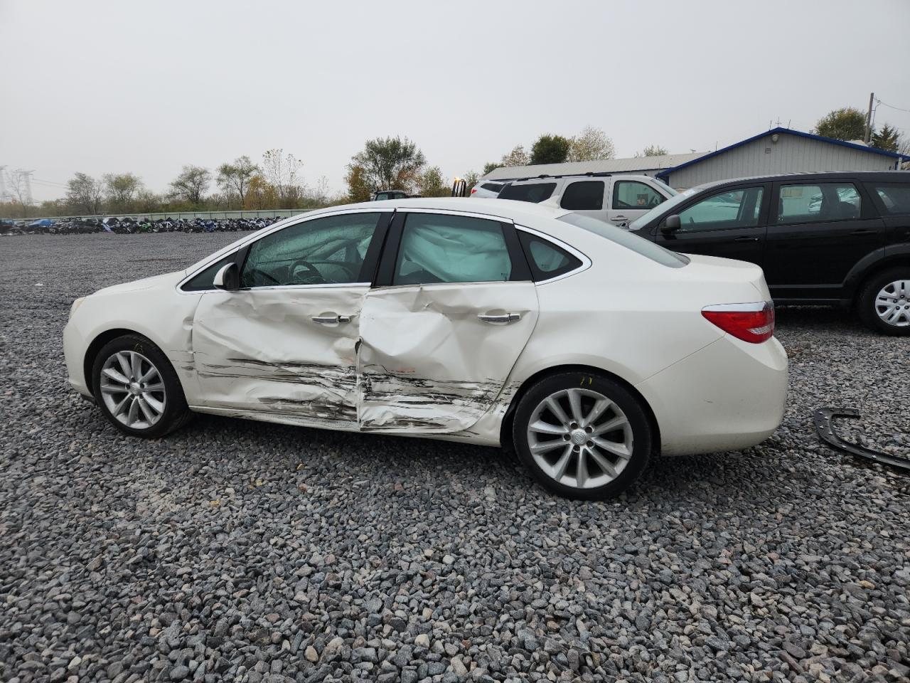 2014 Buick Verano Convenience - Фото 2