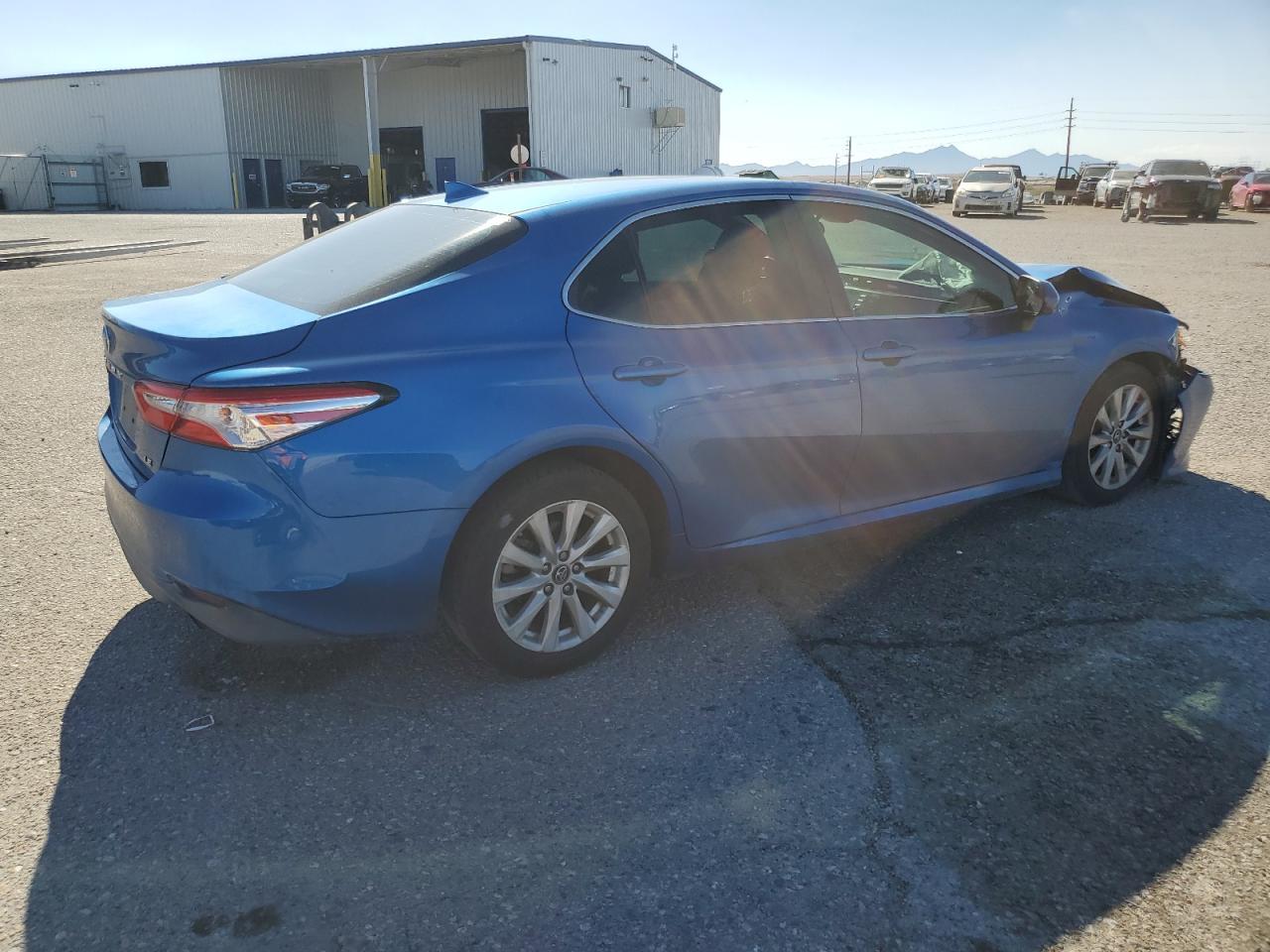 2019 Toyota Camry L - Фото 3