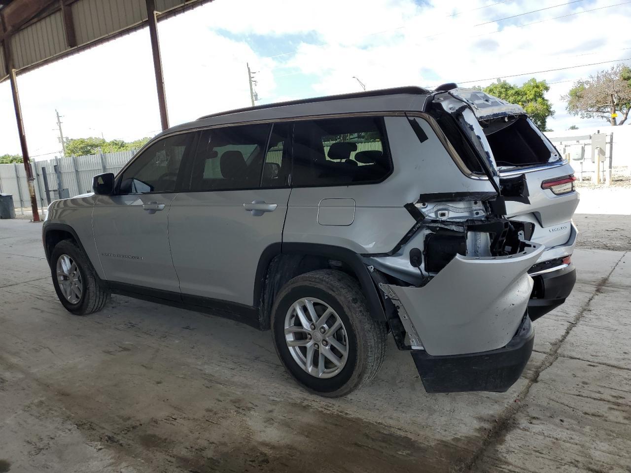 2024 Jeep Grand Cherokee L Laredo - Image 2