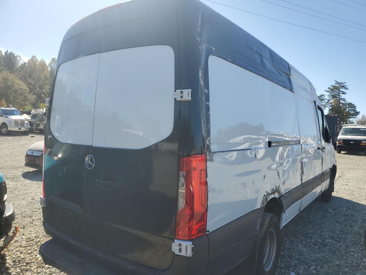 2025 Mercedes-Benz Sprinter 4500 - Фото 3