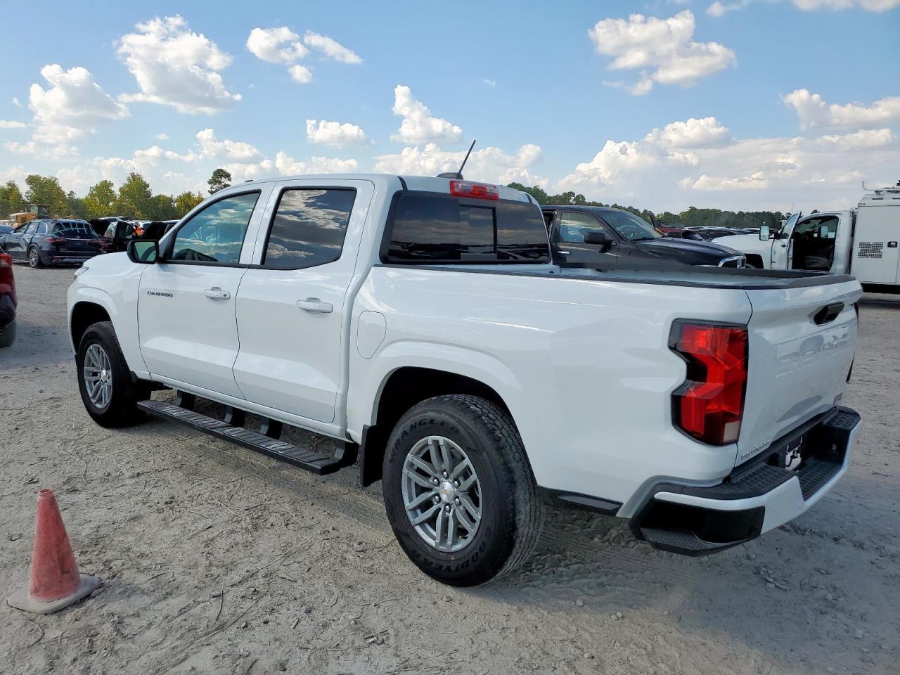 2025 Chevrolet Colorado Lt - Image 2