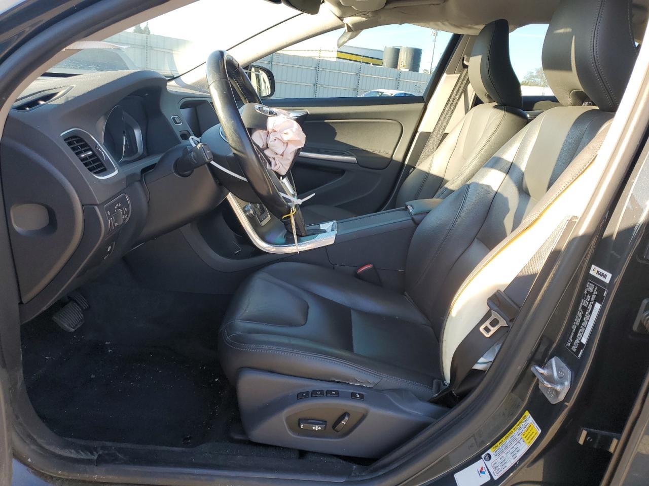 2015 Volvo S60 Platinum - Image 7