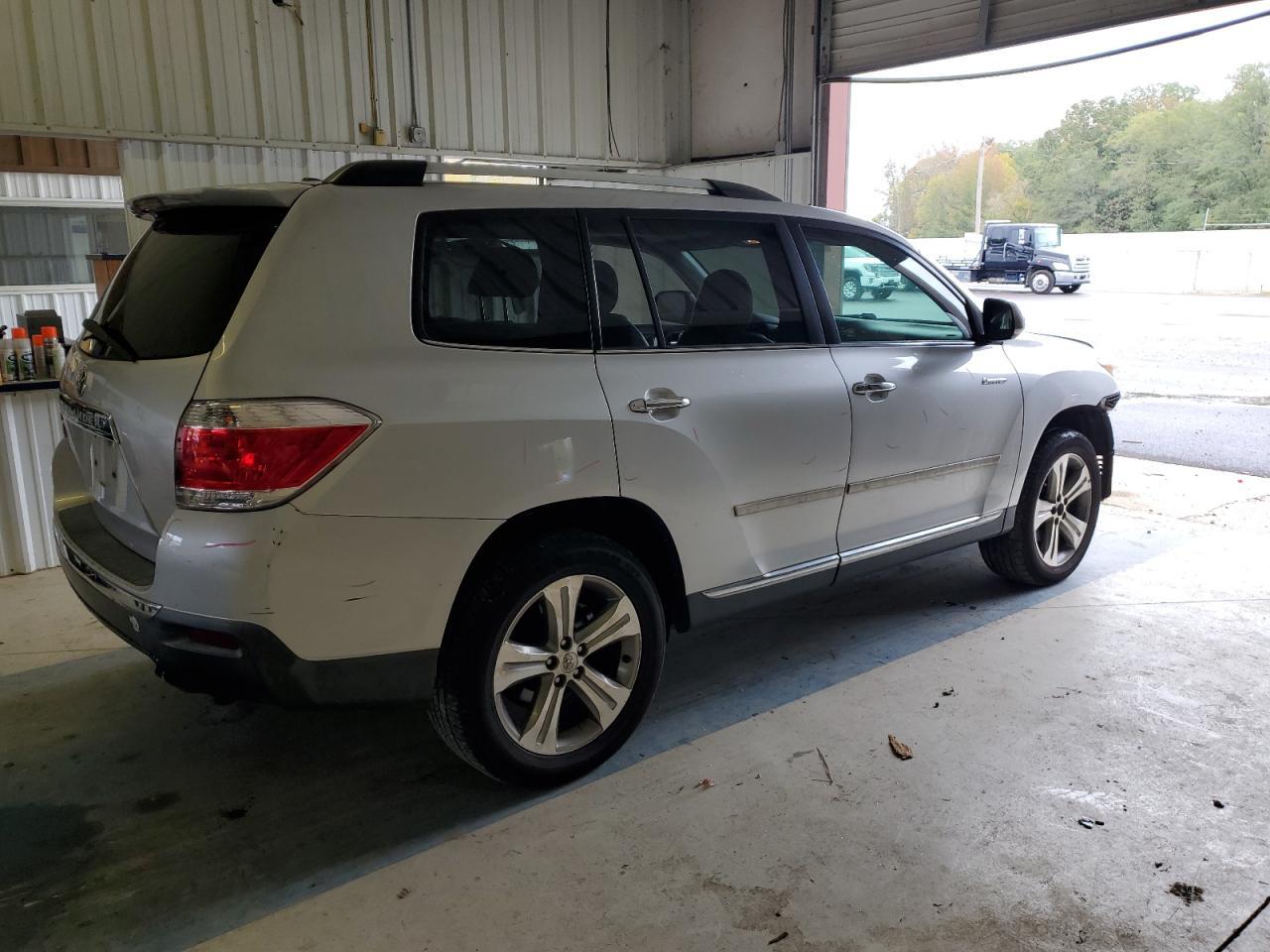 2011 Toyota Highlander Limited - Image 3