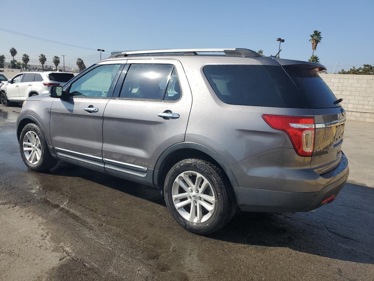 2014 Ford Explorer Xlt - Фото 2
