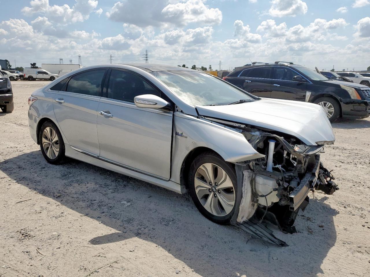 2014 Hyun Sonata Hyb - Image 4