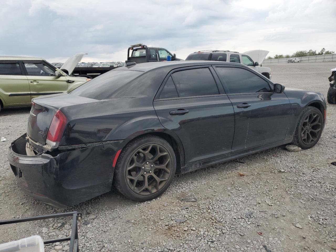 2018 Chrysler 300 S - Image 3