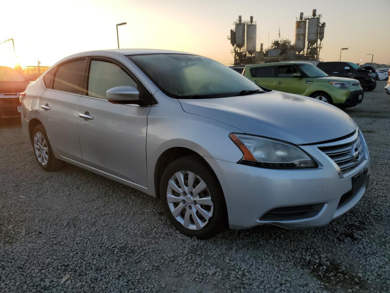 2014 Nissan Sentra S - Фото 4