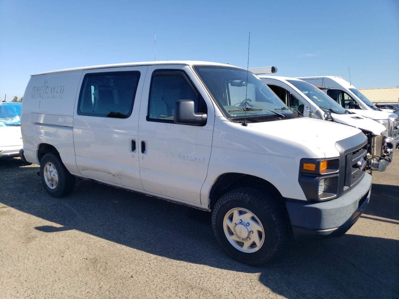 2012 Ford Econoline E250 Van - Фото 4