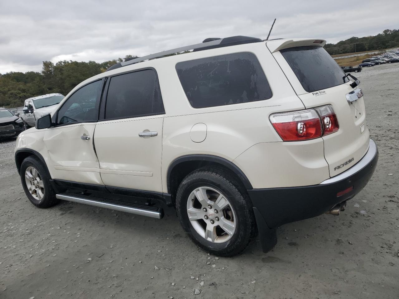 2012 GMC Acadia Sle - Image 2