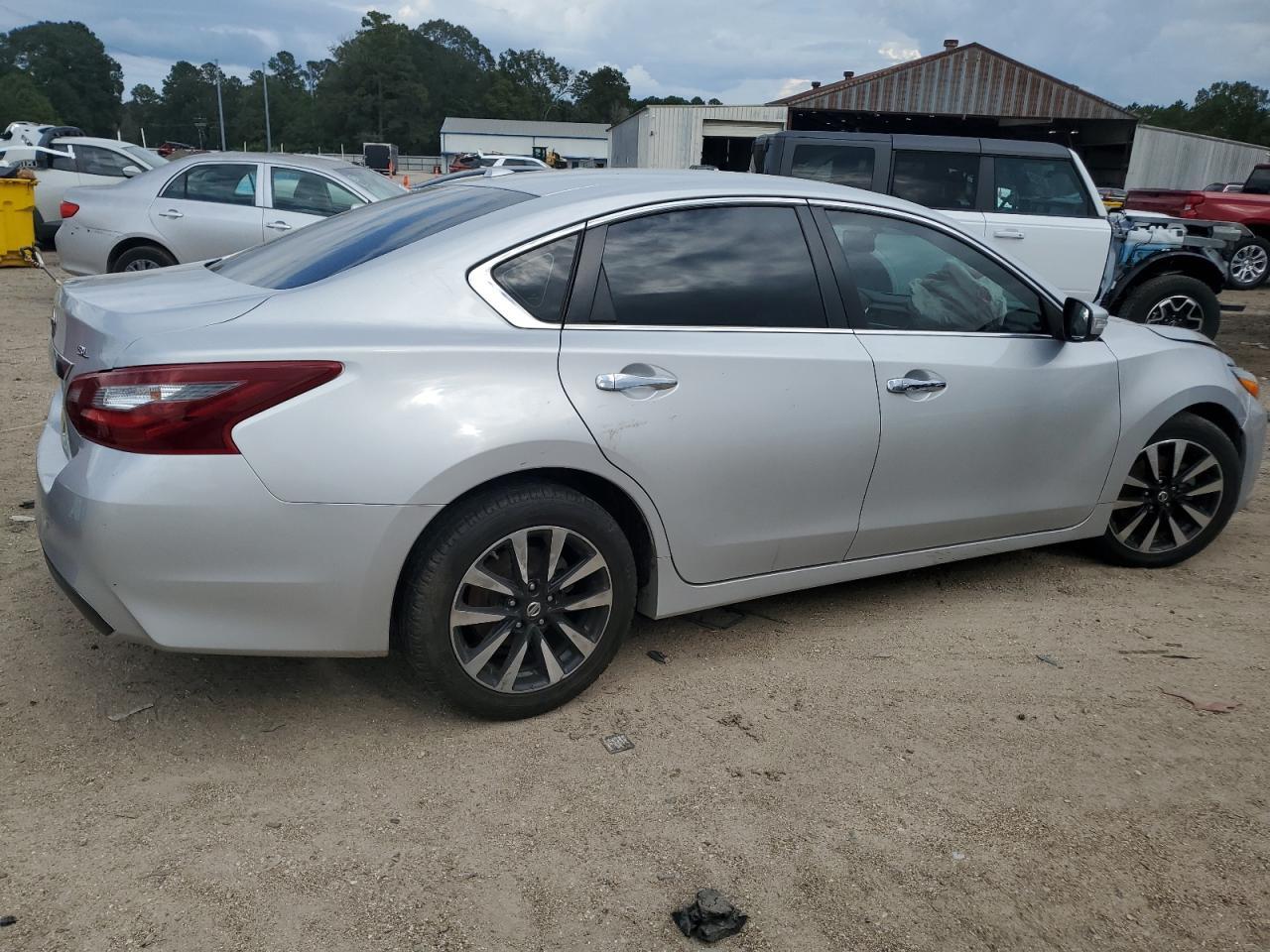 2018 Nissan Altima 2.5 - Image 3