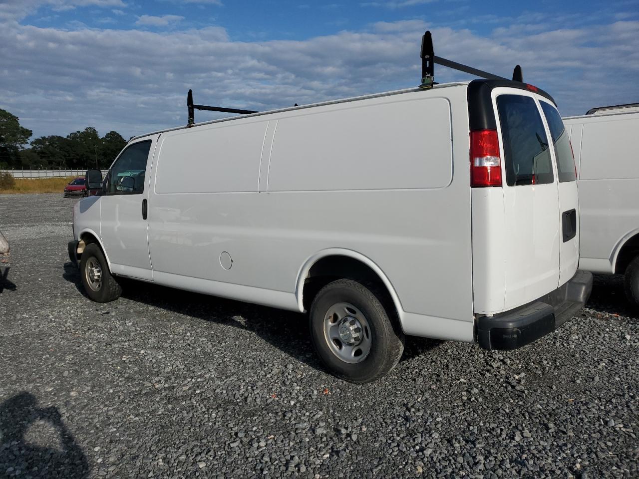 2021 Chevrolet Express G2500 - Фото 2