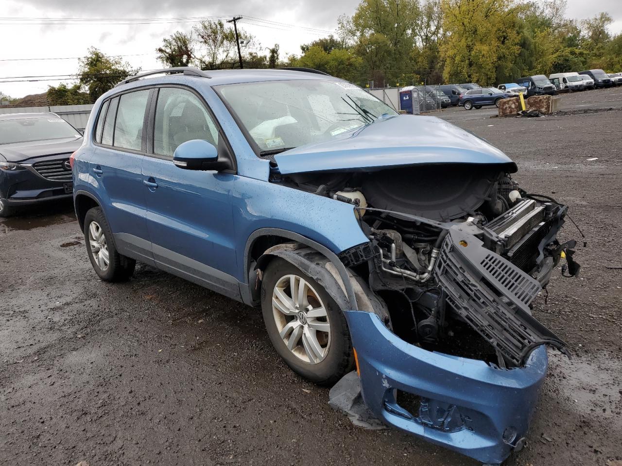 2017 Volkswagen Tiguan S - Фото 4