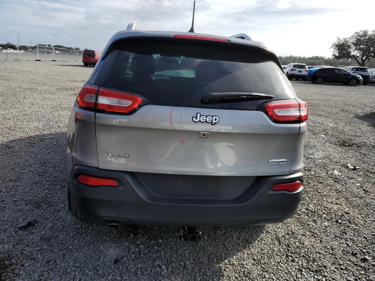 2016 Jeep Cherokee Latitude - Фото 6