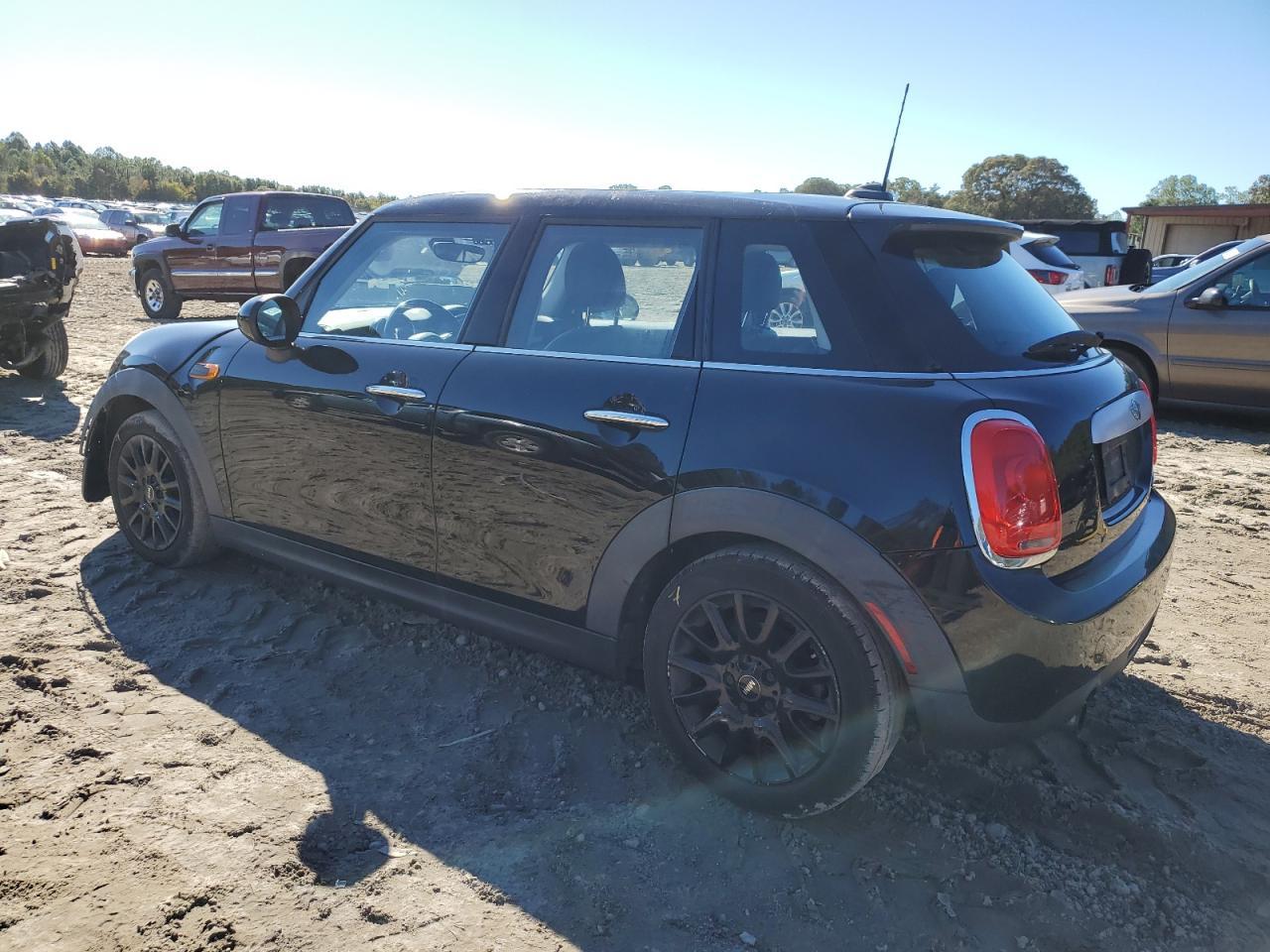 2015 Mini Cooper - Image 2