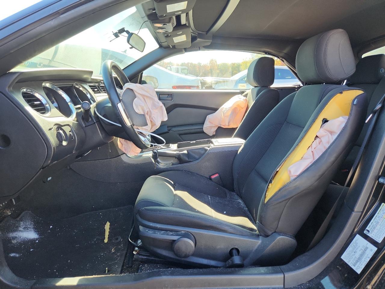 2013 Ford Mustang - Image 7